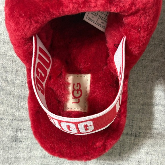UGG Fluff Yeah Slide Slippers Red Lamb Fur Women Size 9 EUC - Picture 5 of 13